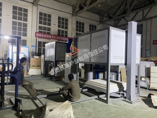 車(chē)間晚上加班現(xiàn)場(chǎng)